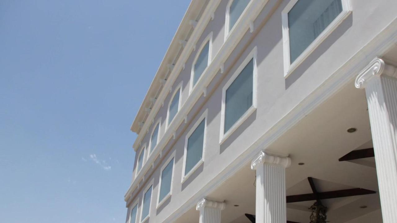 ג'אמו Hotel 17 Miles מראה חיצוני תמונה