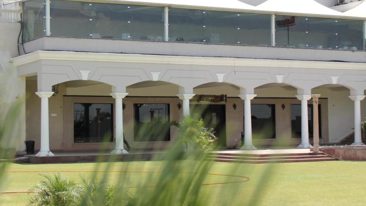 ג'אמו Hotel 17 Miles מראה חיצוני תמונה